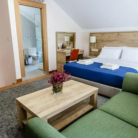 Club Marma Hotel