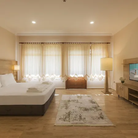 Club Marma Hotel